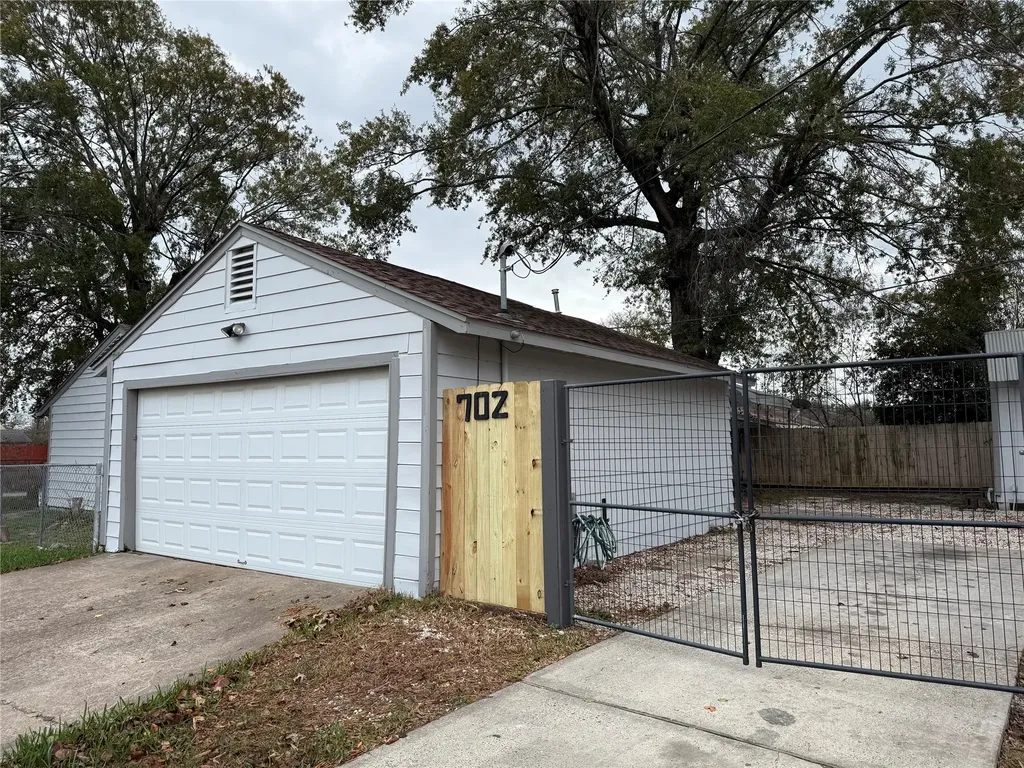 702 Westshire Drive Houston TX 77013