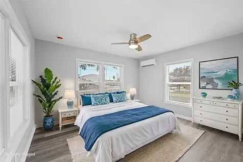 2023 1/2 Hollywood Avenue Galveston TX 77551