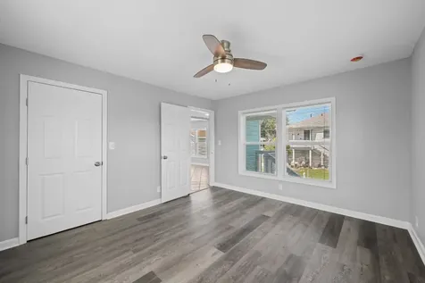 2023 1/2 Hollywood Avenue Galveston TX 77551