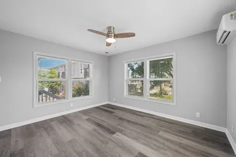2023 1/2 Hollywood Avenue Galveston TX 77551