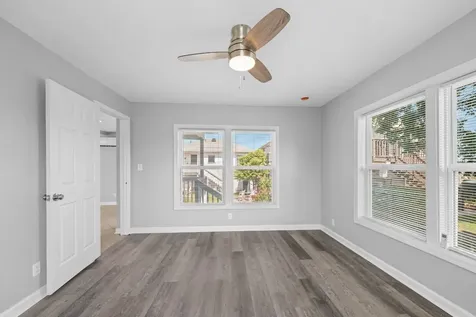 2023 1/2 Hollywood Avenue Galveston TX 77551