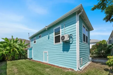 2023 1/2 Hollywood Avenue Galveston TX 77551