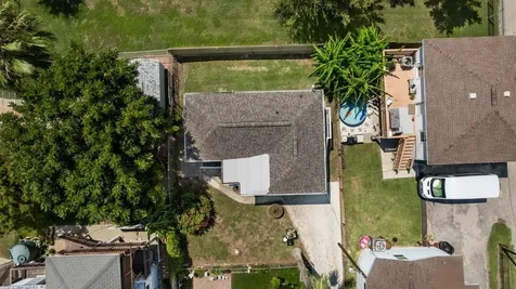 2023 1/2 Hollywood Avenue Galveston TX 77551