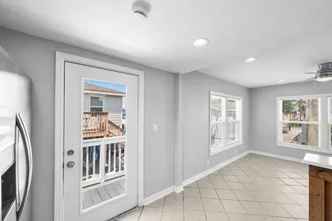 2023 1/2 Hollywood Avenue Galveston TX 77551