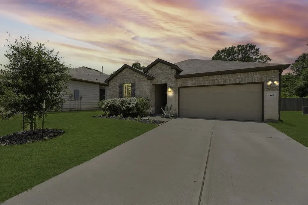 2340 N Amber Ruse Court Conroe TX 77304