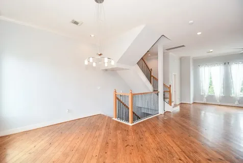 748 W 16th Street B Houston TX 77008