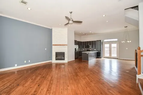 748 W 16th Street B Houston TX 77008