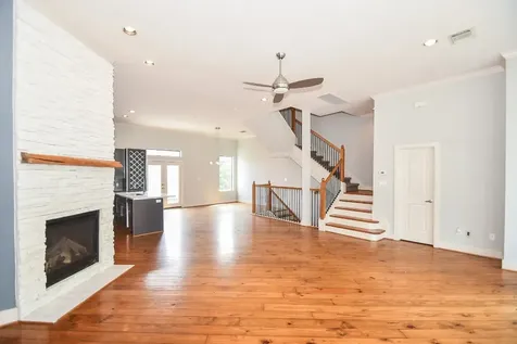 748 W 16th Street B Houston TX 77008