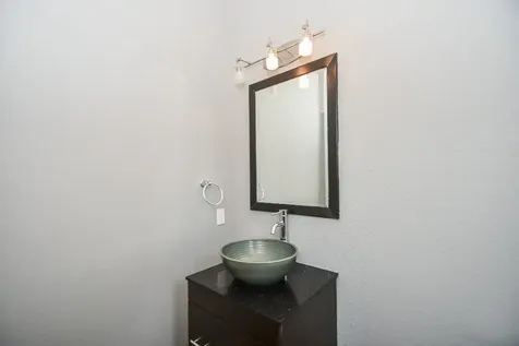 748 W 16th Street B Houston TX 77008