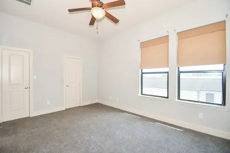 748 W 16th Street B Houston TX 77008