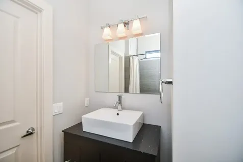 748 W 16th Street B Houston TX 77008