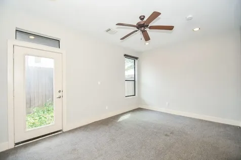 748 W 16th Street B Houston TX 77008