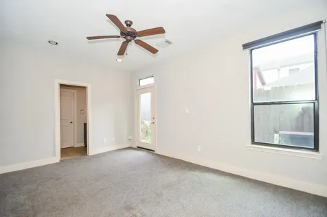 748 W 16th Street B Houston TX 77008
