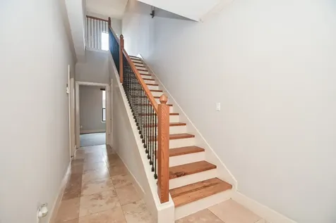 748 W 16th Street B Houston TX 77008