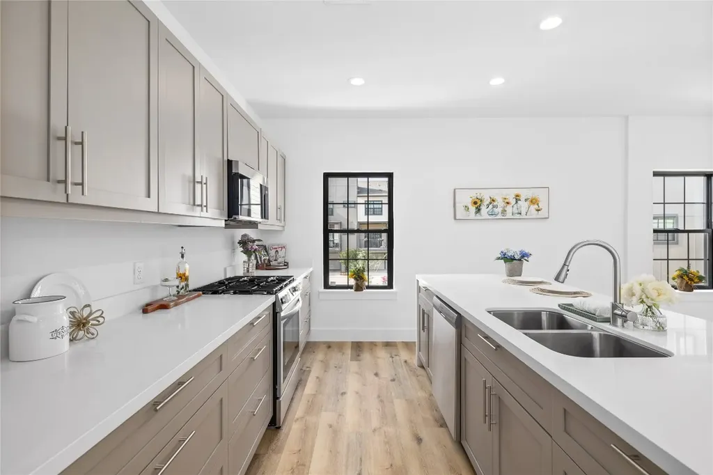 11916 S Hoa Sen Circle Houston TX 77072