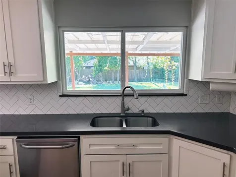 4821 Hummingbird Street Houston TX 77035