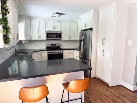 4821 Hummingbird Street Houston TX 77035