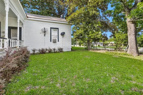 207 W Elder Street Colmesneil TX 75938