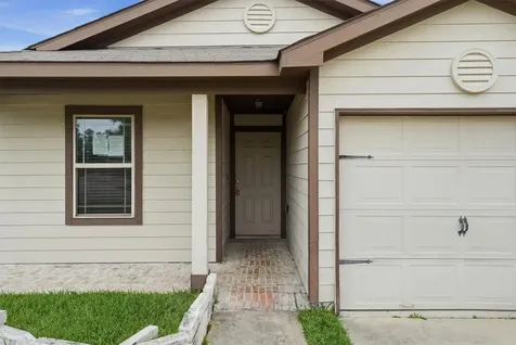 1634 Road 5102 Cleveland TX 77327