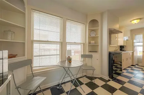 1558 1/2 Castle Court Houston TX 77006