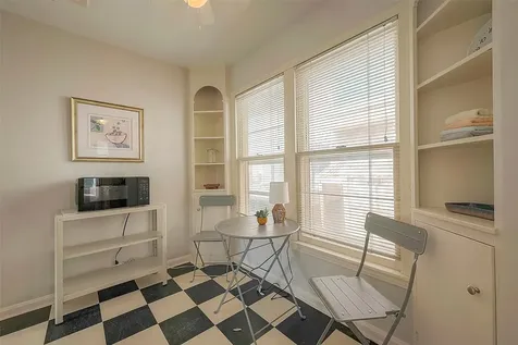 1558 1/2 Castle Court Houston TX 77006