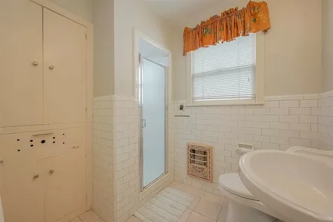 1558 1/2 Castle Court Houston TX 77006