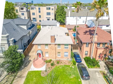 1558 1/2 Castle Court Houston TX 77006