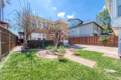 1558 1/2 Castle Court Houston TX 77006