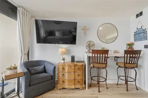 5220 Seawall Boulevard 1231 Galveston TX 77551