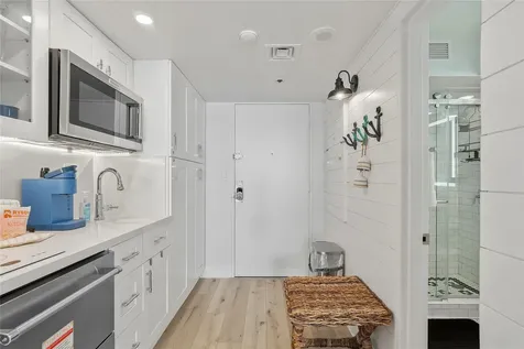 5220 Seawall Boulevard 1231 Galveston TX 77551