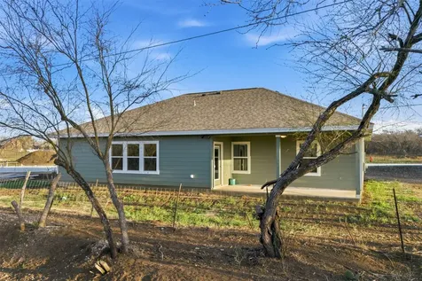 604 Mustang Circle Nixon TX 78140