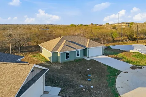 604 Mustang Circle Nixon TX 78140