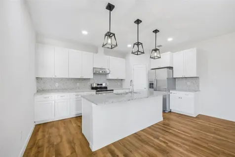 604 Mustang Circle Nixon TX 78140