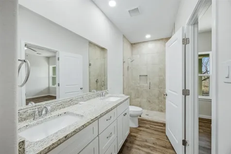 604 Mustang Circle Nixon TX 78140