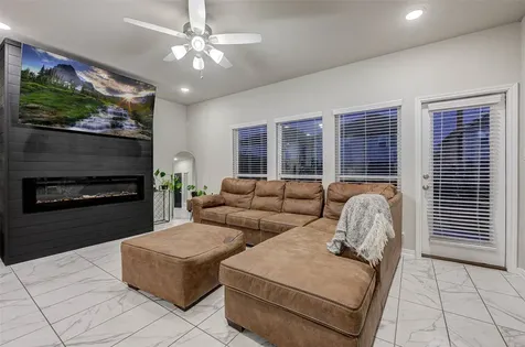 522 N 6th Street La Porte TX 77571