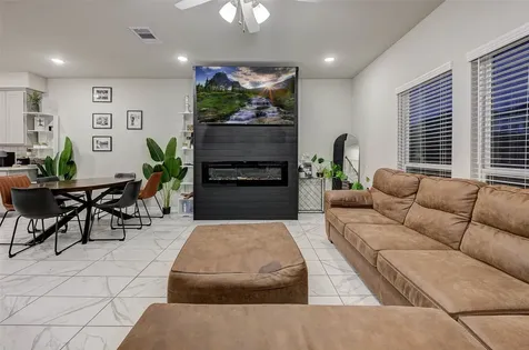 522 N 6th Street La Porte TX 77571