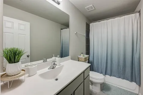 522 N 6th Street La Porte TX 77571