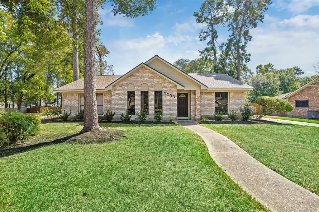 2222 Oak Shores Drive Kingwood TX 77339