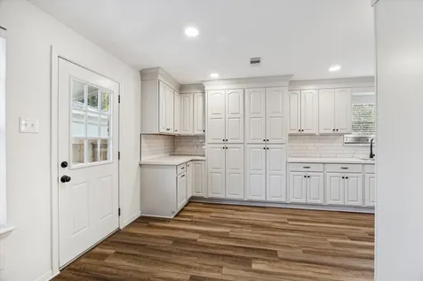 2222 Oak Shores Drive Kingwood TX 77339