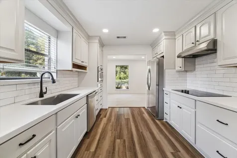 2222 Oak Shores Drive Kingwood TX 77339