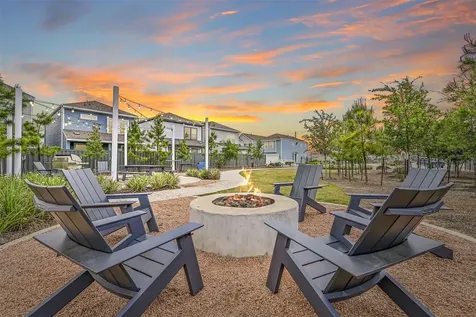 2403 Bay Breeze Drive Kemah TX 77565