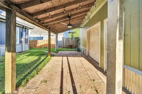 1219 W 5th Street Freeport TX 77541