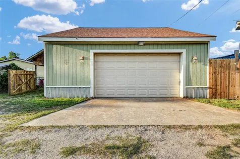 1219 W 5th Street Freeport TX 77541