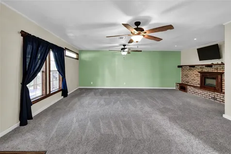 1219 W 5th Street Freeport TX 77541