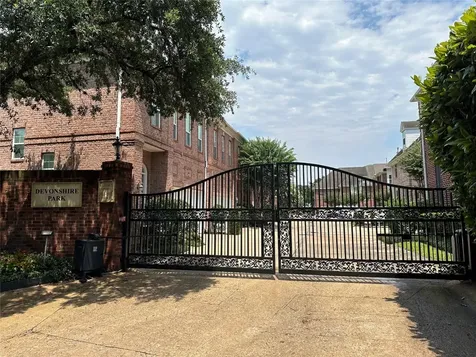 6835 Staffordshire Street Houston TX 77030