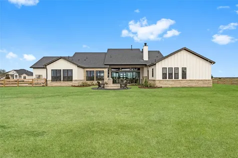 2001 Whispering Oaks Lane Waller TX 77484