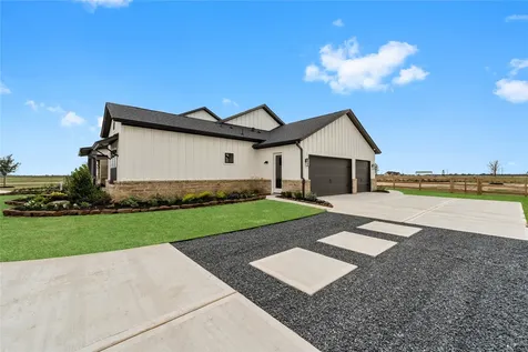 2001 Whispering Oaks Lane Waller TX 77484