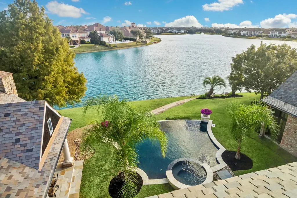 24 Miramar Heights Circle Sugar Land TX 77479