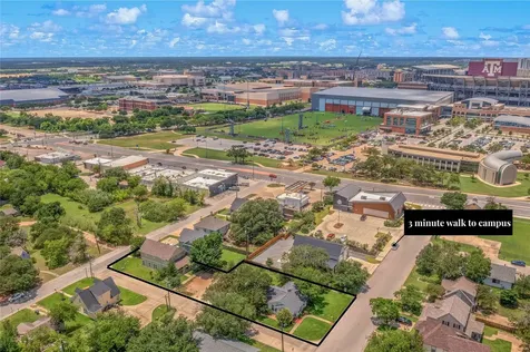 208 Fairview Avenue College Station TX 77840