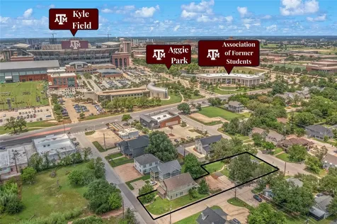 208 Fairview Avenue College Station TX 77840